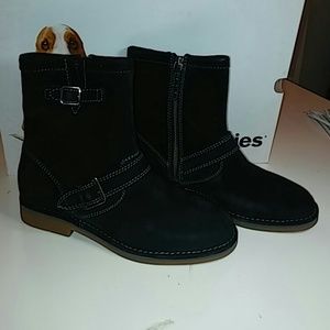 Hush Puppies Black Suede Ankle Boots size 10